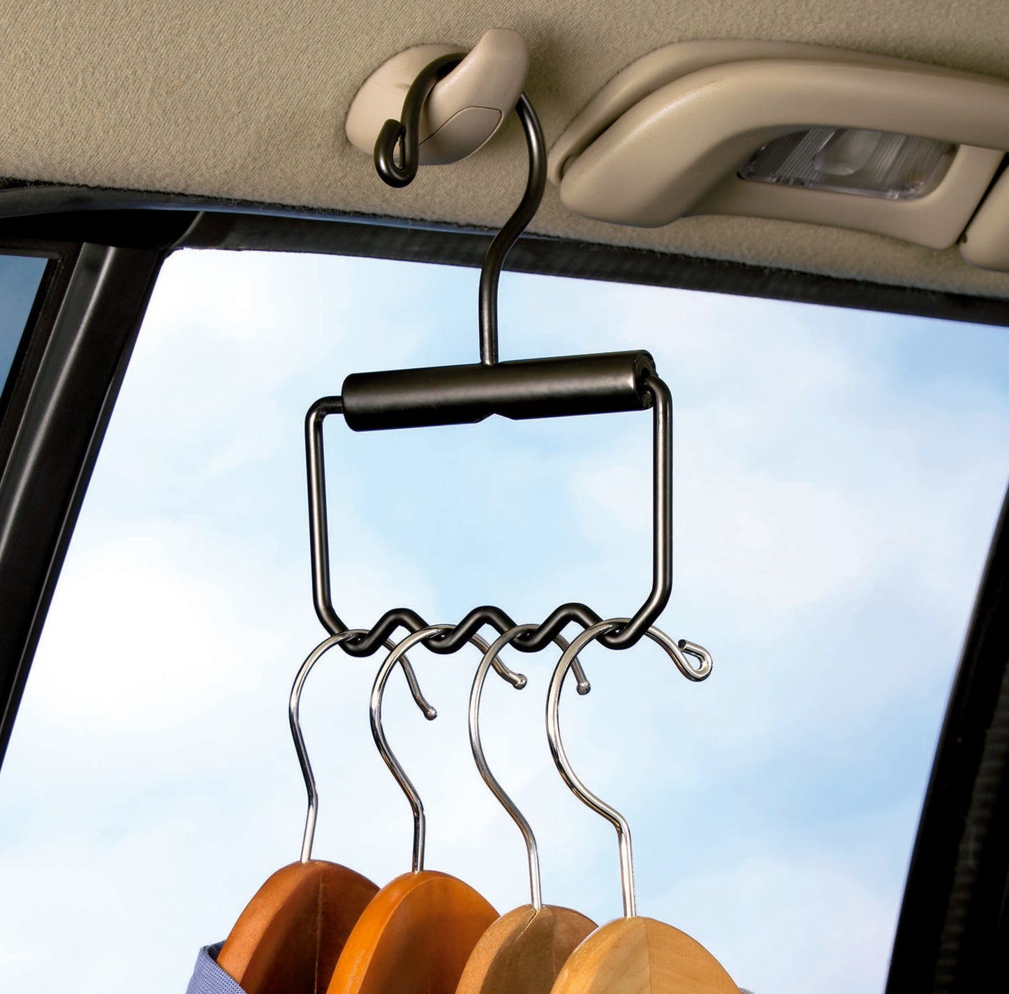 CAR CLOTHES CARRIER