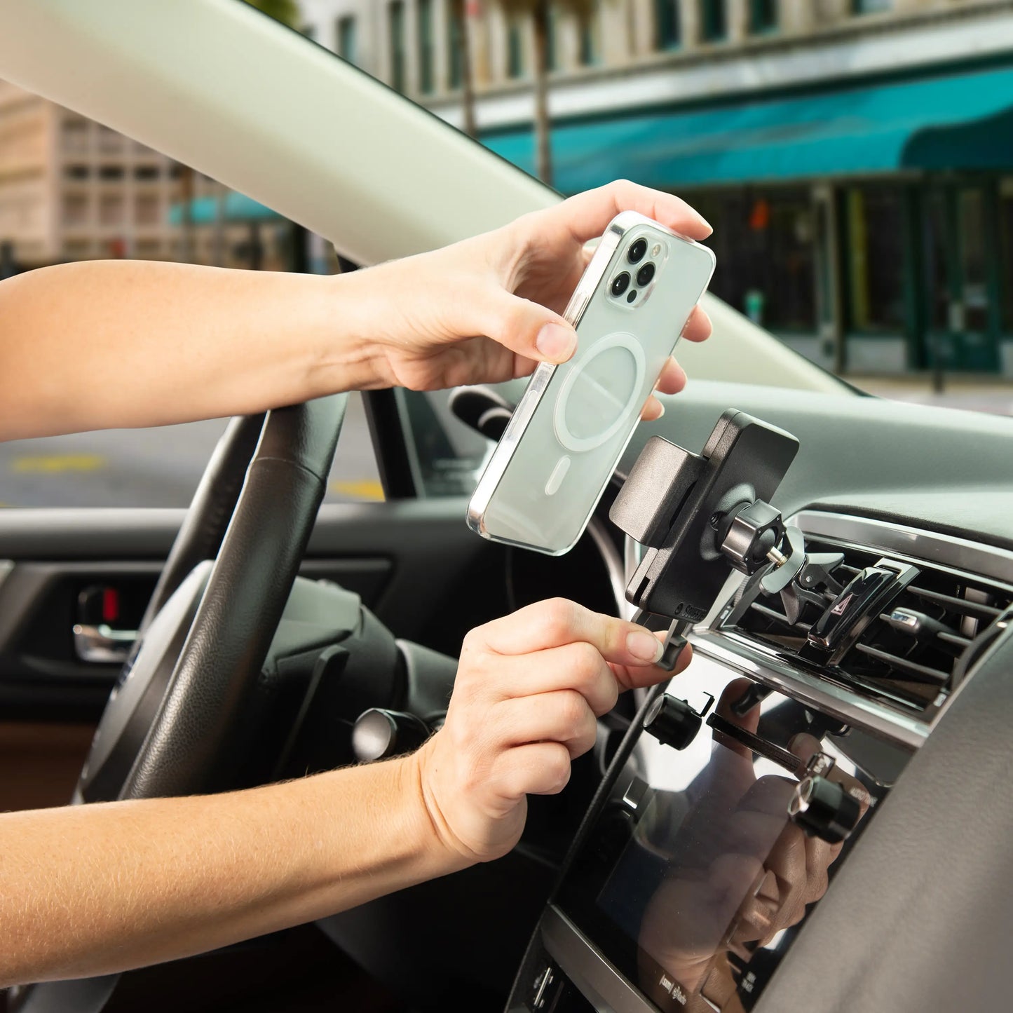 SQUEEZE UNIVERSAL VENT MOUNT