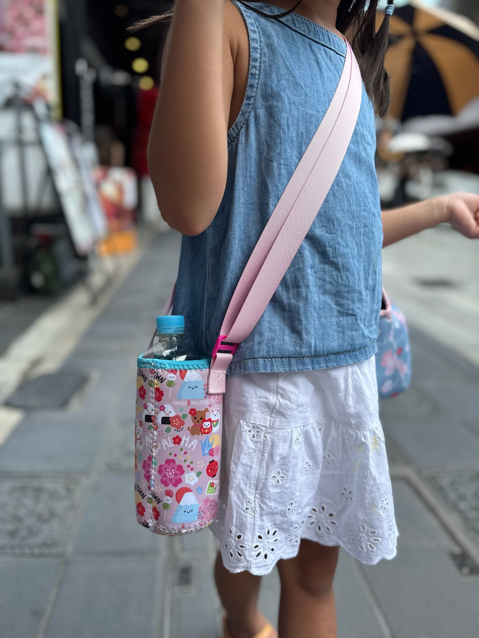 EDEN BOTTLE SLING JAPAN TOWN TAUPE