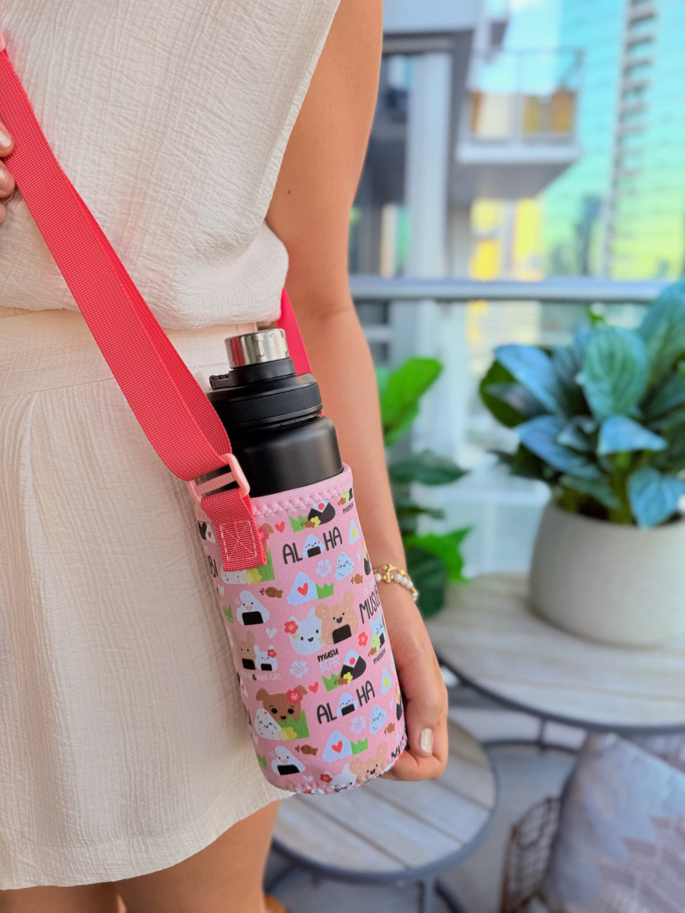 EDEN BOTTLE SLING MUSUBI BUBBLEGUM