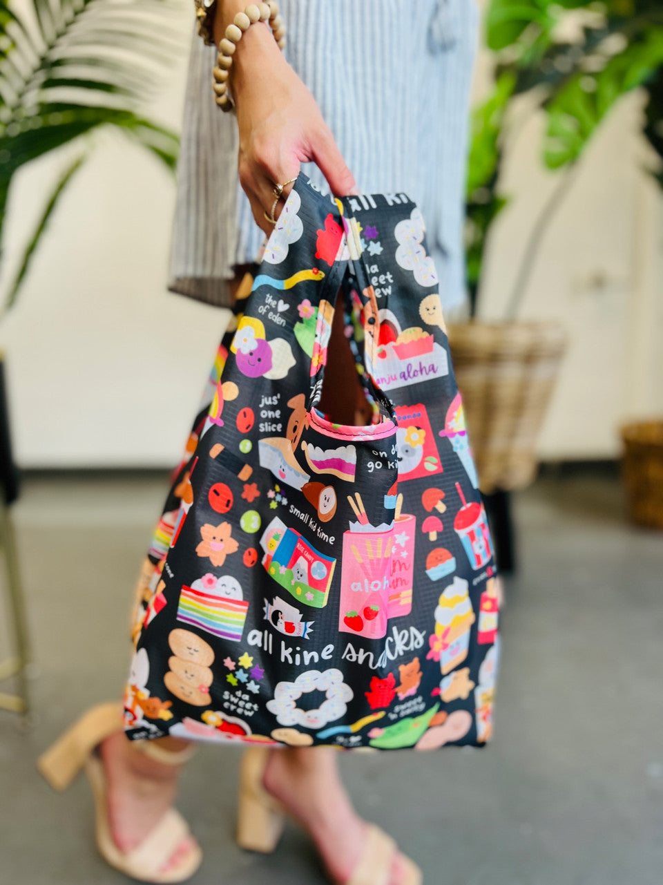 EDEN SMALL TOTE ALL KINE SNACKS BLACK