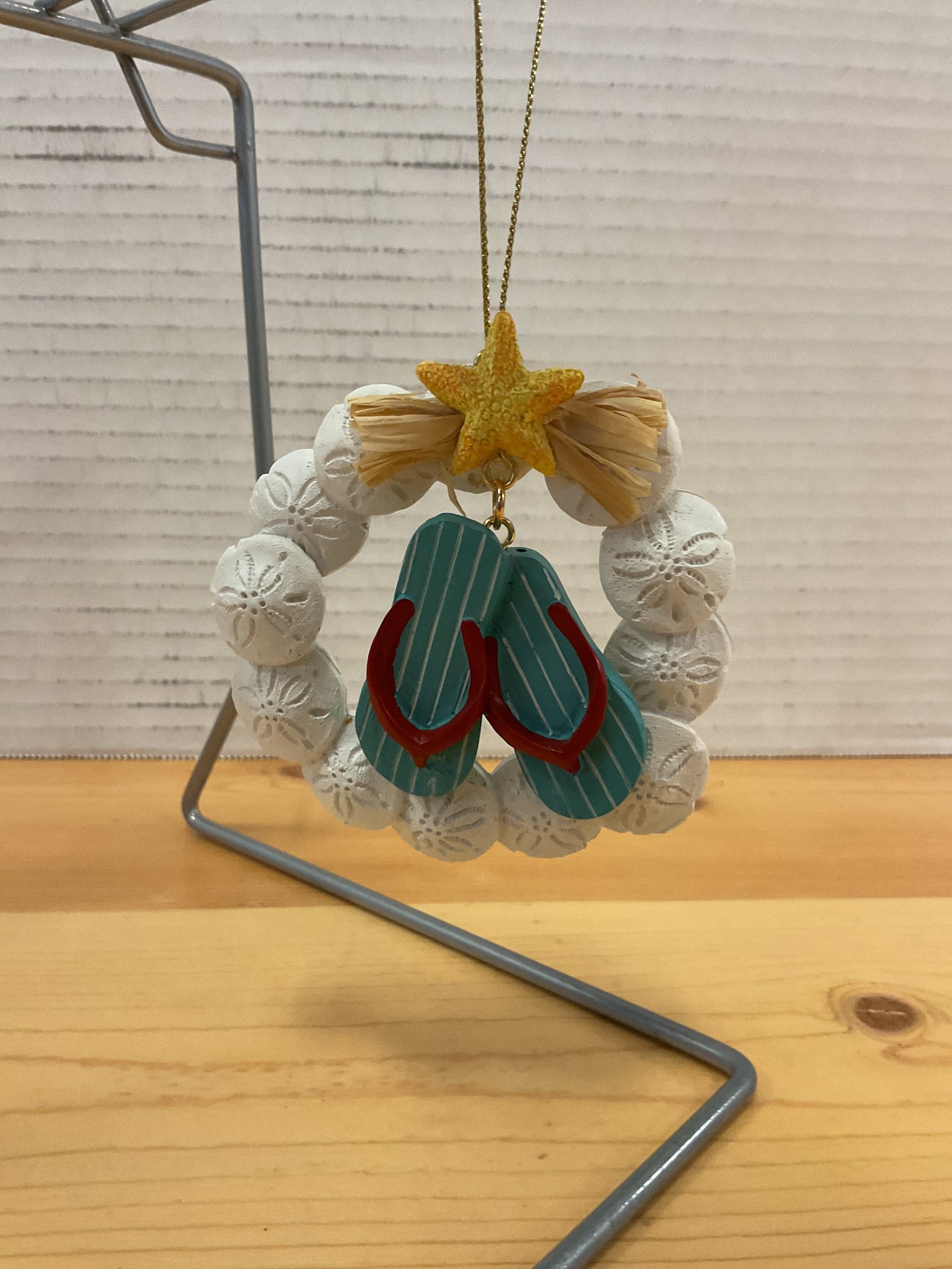 SLIPPER SHELL WREATH ORNAMENT