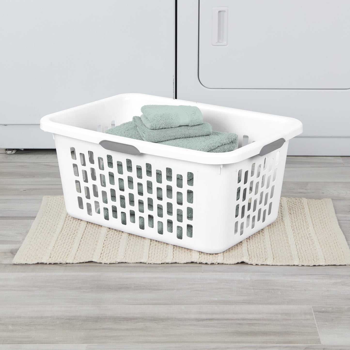 LAUNDRY BASKET 17" WHITE