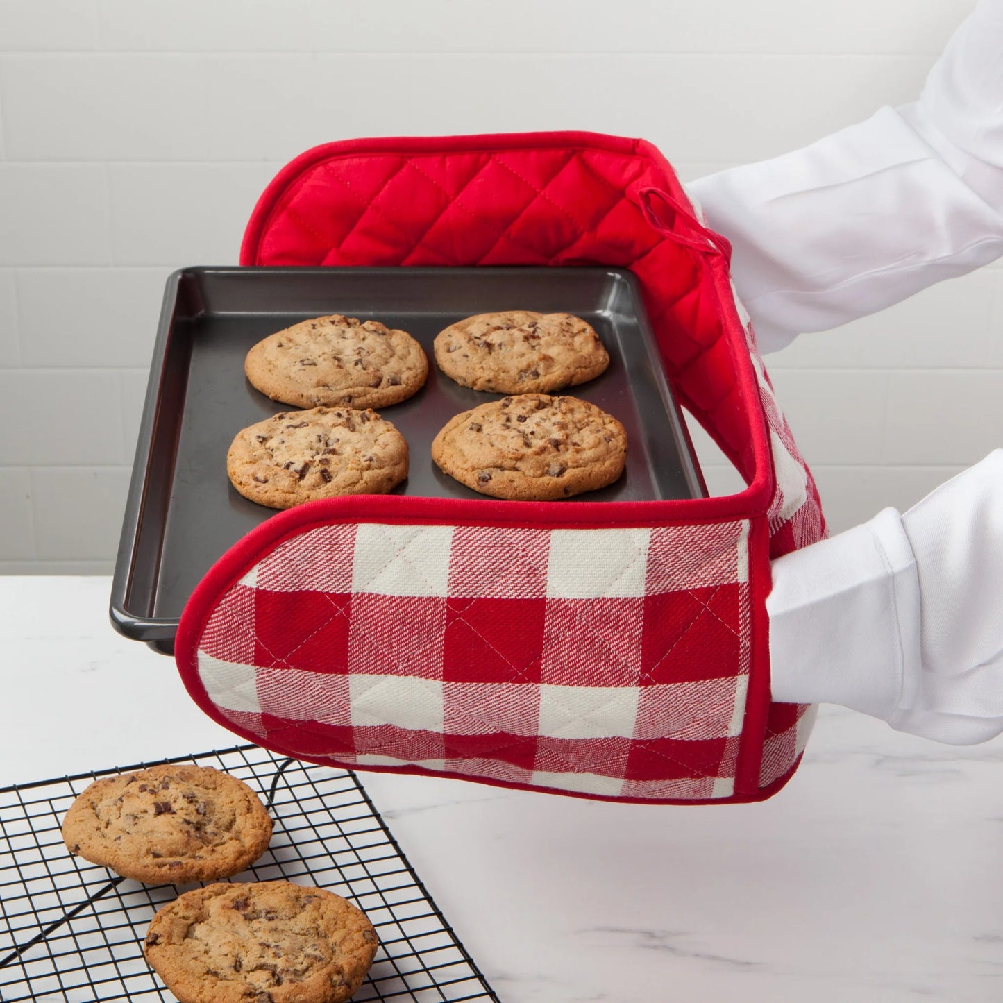 DOUBLE OVEN MITT RED CHECK