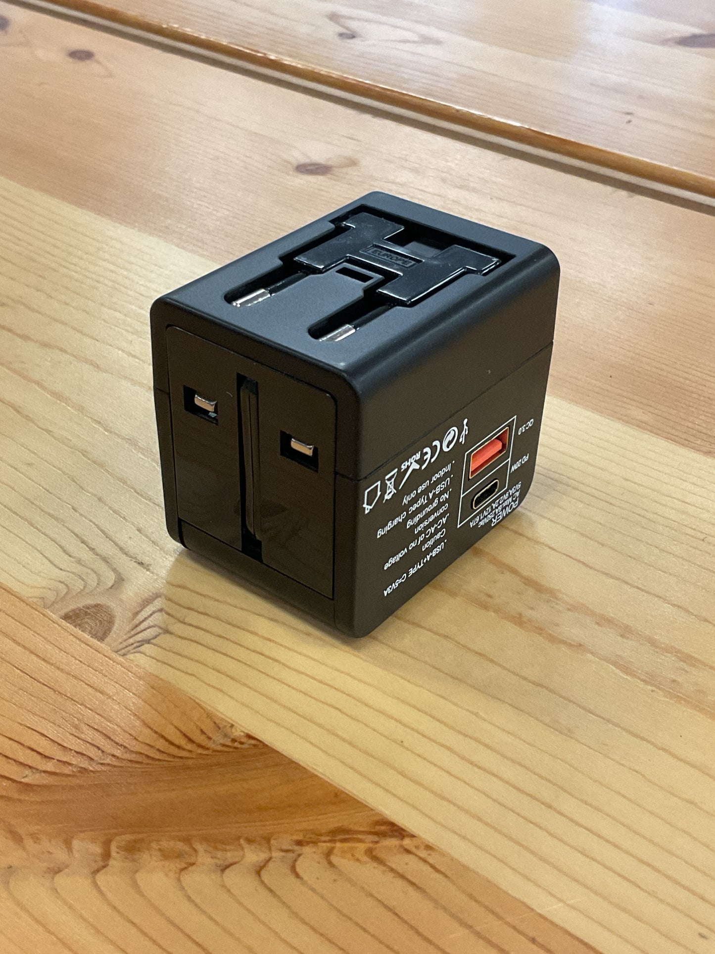 INTERNATIONAL ADAPTER CUBE