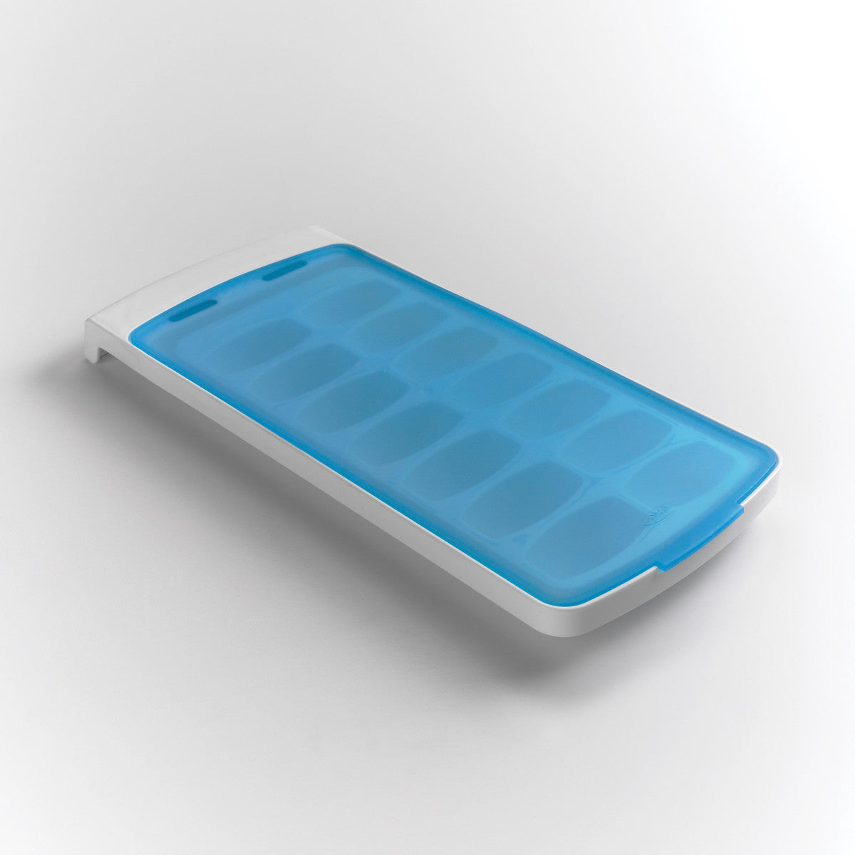NO-SPILL ICE CUBE TRAY